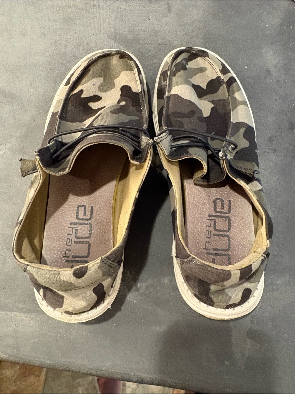 Hey Dude Wendy Camo  Size 10 Shoes